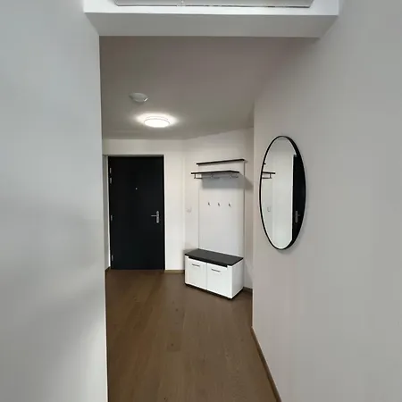 Eurovea Tower River View Down Town شقة براتسيلافا