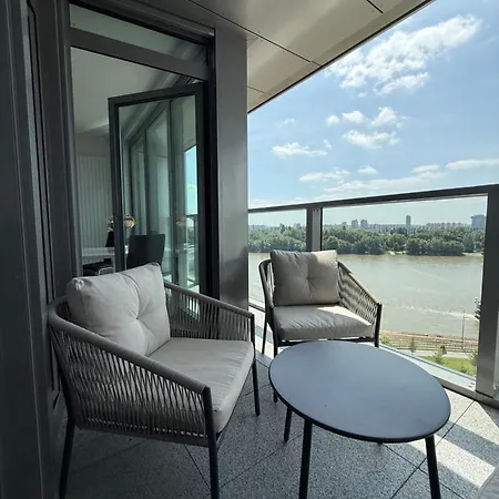 Eurovea Tower River View Down Town Apartment