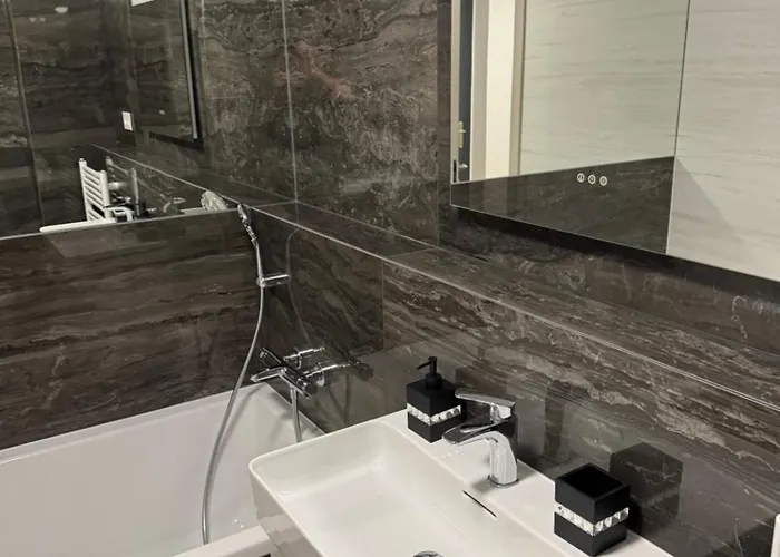 Eurovea Tower River View Down Town 아파트 *