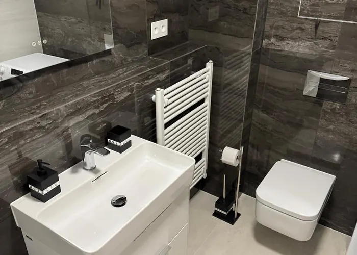 아파트 Eurovea Tower River View Down Town 브라티슬라바