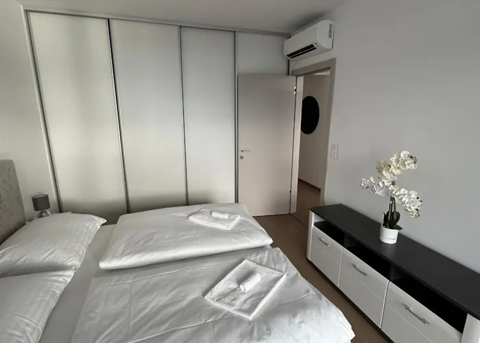 아파트 Eurovea Tower River View Down Town *