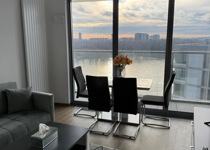 아파트 Eurovea Tower River View Down Town *